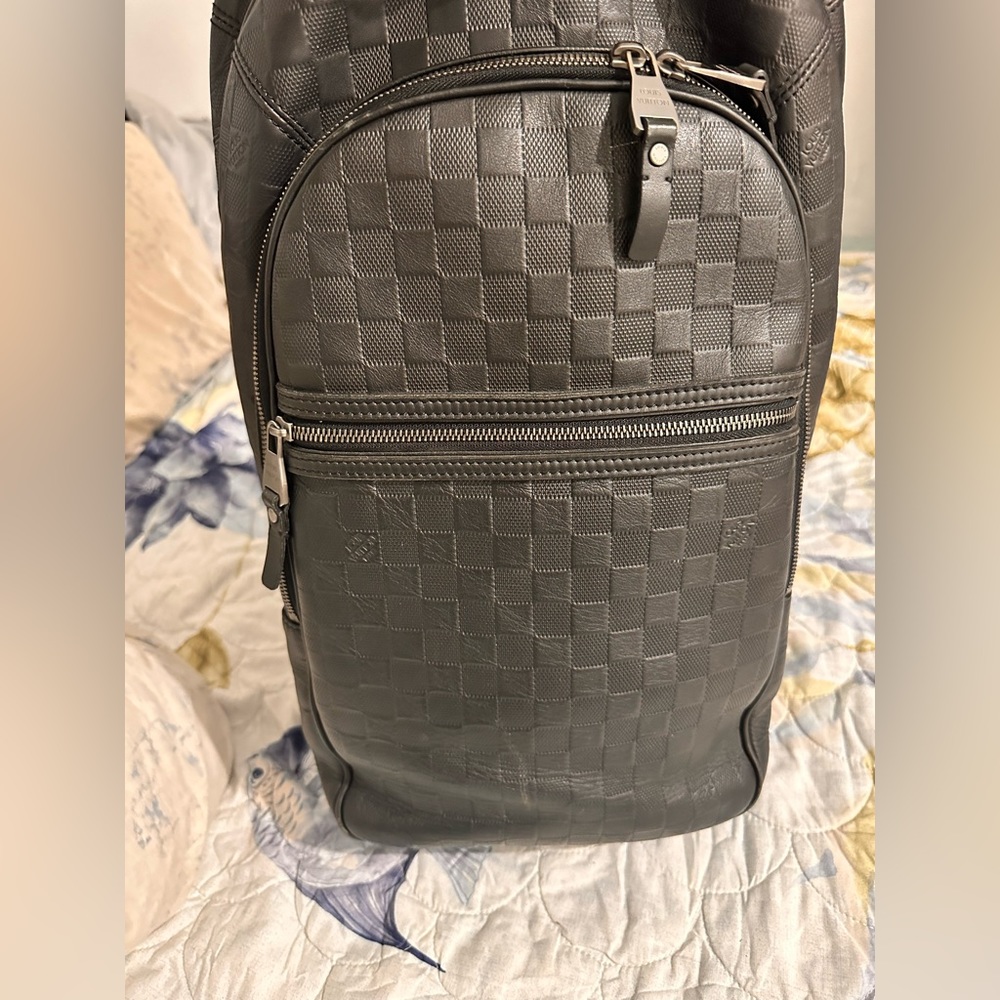 Louis Vuitton backpack. (AUTHENTIC) (USED)